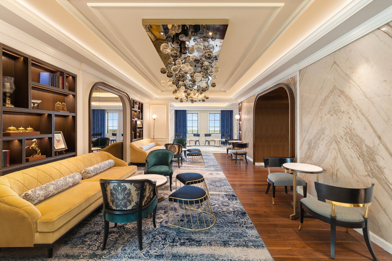 The Leela Ambience Convention Hotel - Lobby